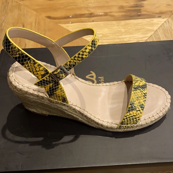 Charles David Shoes - NEW Charles David Espadrille Wedge Sandal